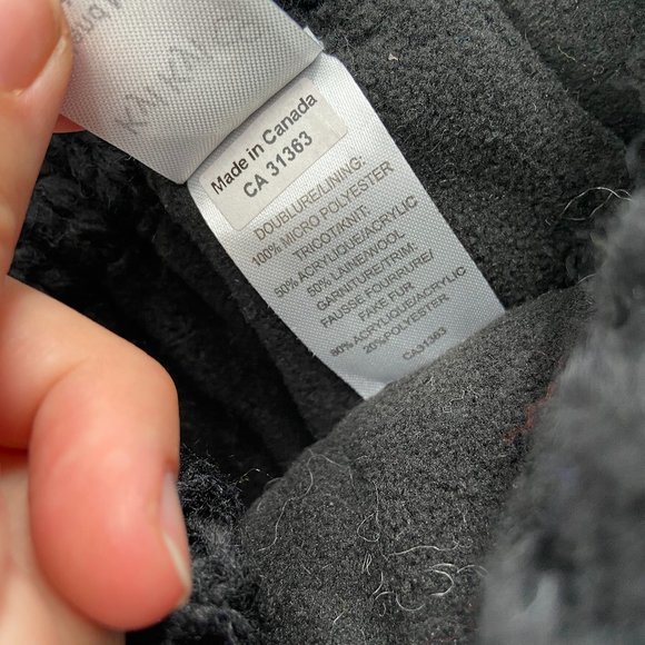 KYI KYI Handmade Black White Knit Pom Beanie - Picture 4 of 4